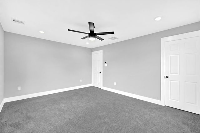 9705 Peachtree Street, Houston, TX 77016