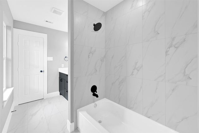 9705 Peachtree Street, Houston, TX 77016