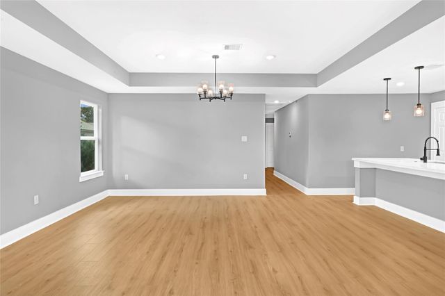 9705 Peachtree Street, Houston, TX 77016