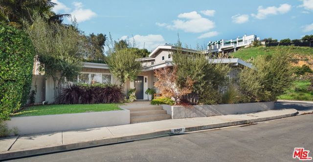 16907 Dulce Ynez Lane, Pacific Palisades (los Angeles), CA 90272