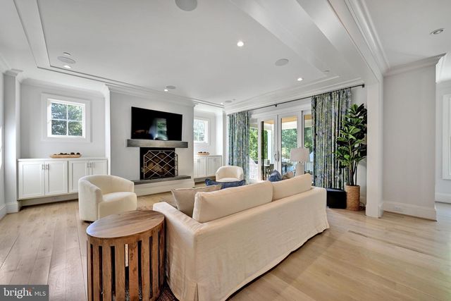 6517 BARNABY ST NW, Washington, DC 20015