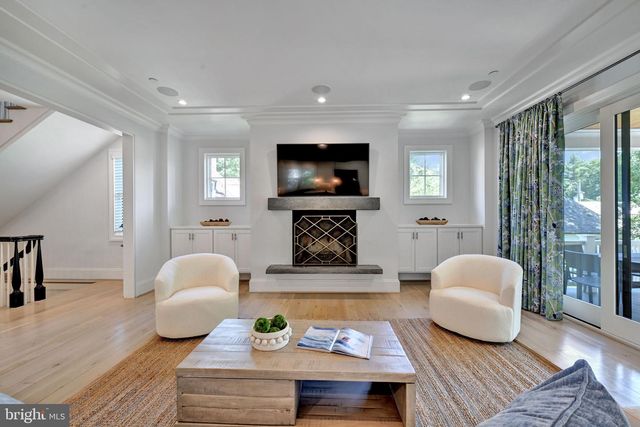 6517 BARNABY ST NW, Washington, DC 20015