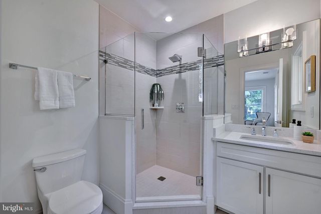 6517 BARNABY ST NW, Washington, DC 20015