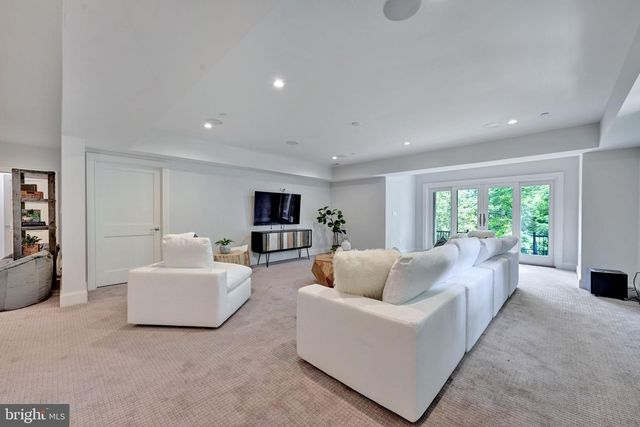 6517 BARNABY ST NW, Washington, DC 20015
