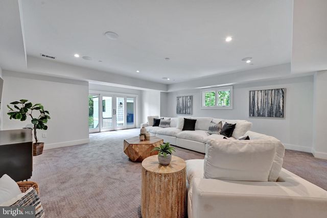 6517 BARNABY ST NW, Washington, DC 20015