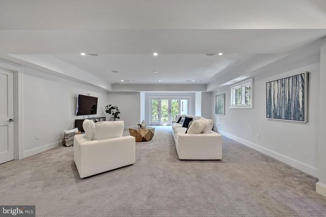6517 BARNABY ST NW, Washington, DC 20015