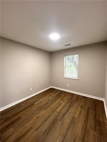 5843 Summerglen Lane, Atlanta, GA 30349