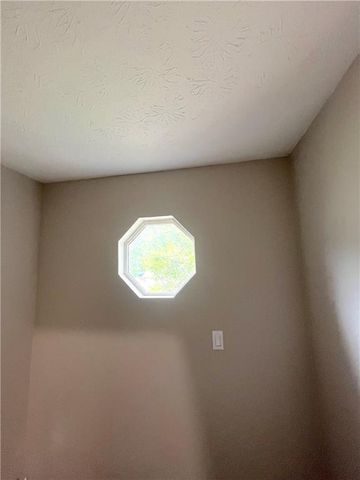 5843 Summerglen Lane, Atlanta, GA 30349