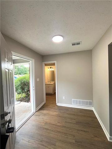 5843 Summerglen Lane, Atlanta, GA 30349