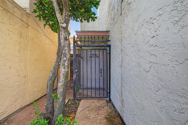 11311 Harwin Drive 30, Houston, TX 77072