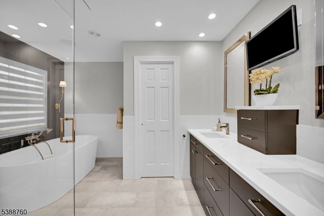 3 Brook Ridge Ct, Cedar Grove Twp., NJ 07009