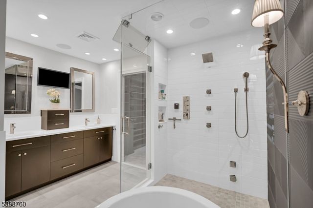 3 Brook Ridge Ct, Cedar Grove Twp., NJ 07009