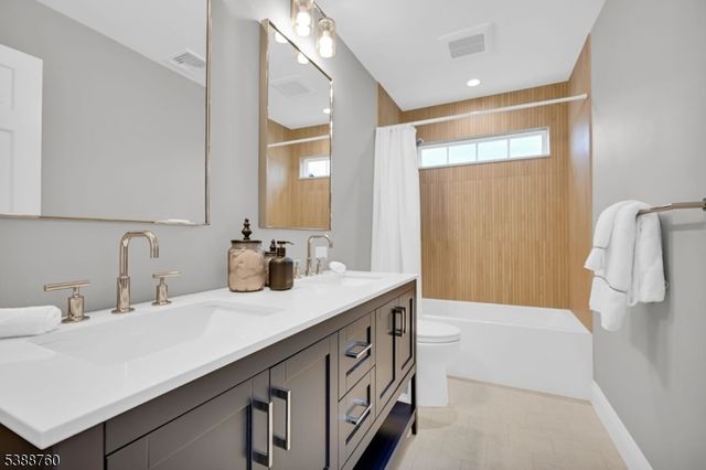 3 Brook Ridge Ct, Cedar Grove Twp., NJ 07009