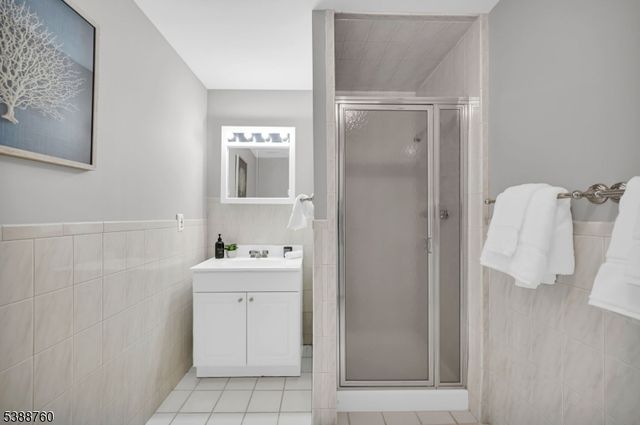 3 Brook Ridge Ct, Cedar Grove Twp., NJ 07009