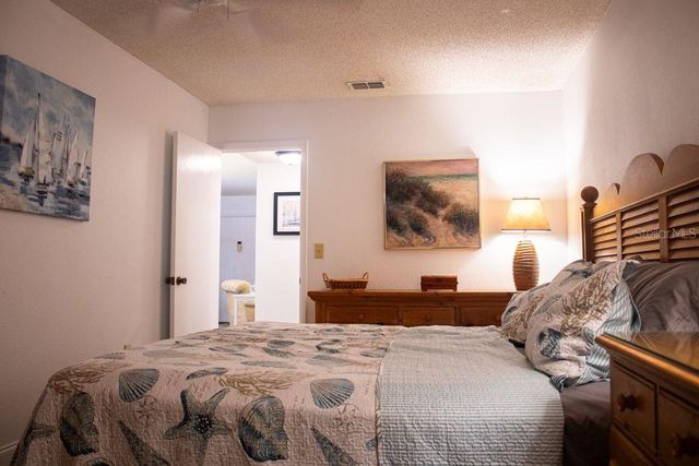 10037 N 62ND TERRACE N 19, St Petersburg, FL 33708