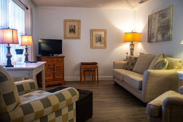 10037 N 62ND TERRACE N 19, St Petersburg, FL 33708