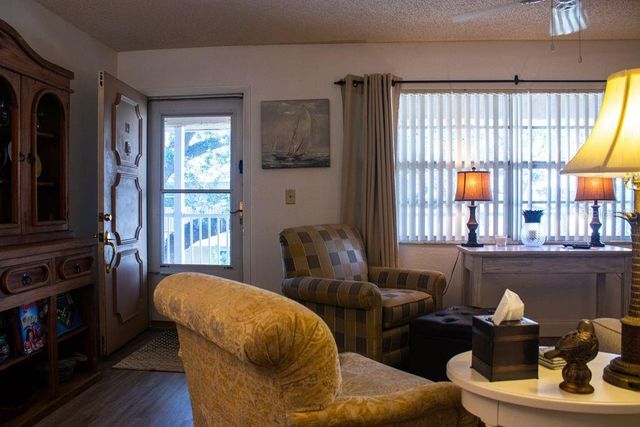 10037 N 62ND TERRACE N 19, St Petersburg, FL 33708