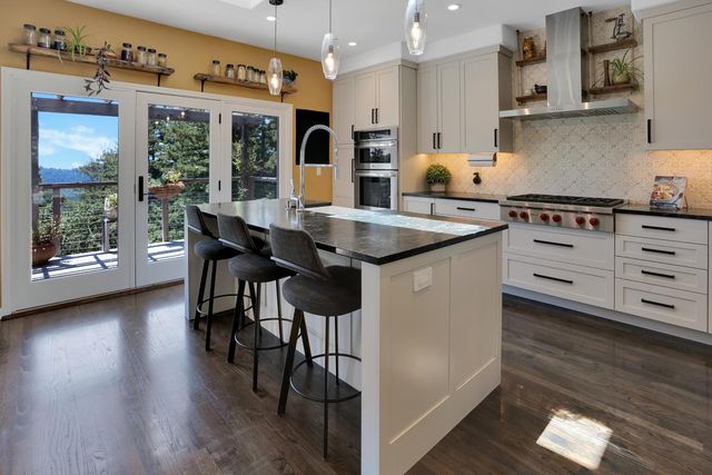 23695 Hutchinson Road, Los Gatos, CA 95033