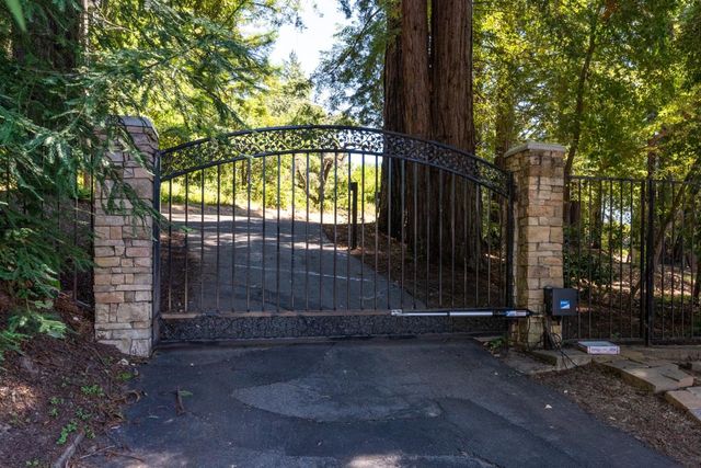 23695 Hutchinson Road, Los Gatos, CA 95033