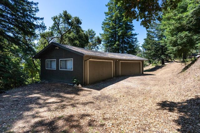 23695 Hutchinson Road, Los Gatos, CA 95033