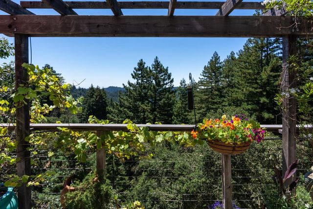 23695 Hutchinson Road, Los Gatos, CA 95033