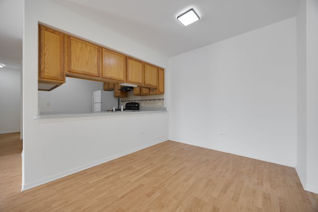 881 N Swift Road 203, Addison, IL 60101