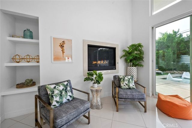 2461 N Junipero Avenue, Palm Springs, CA 92262