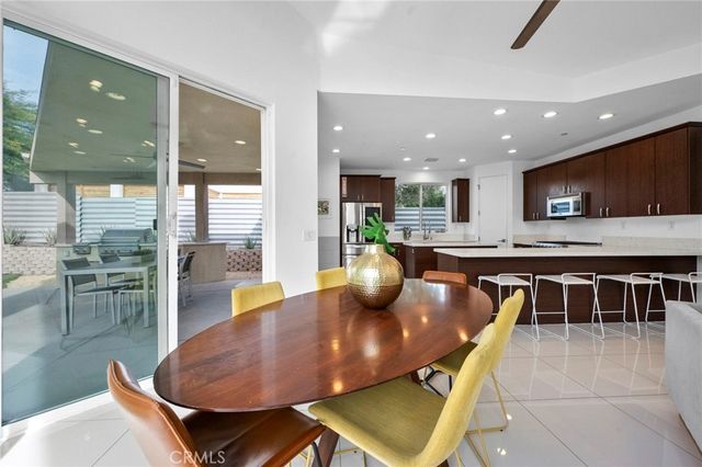 2461 N Junipero Avenue, Palm Springs, CA 92262