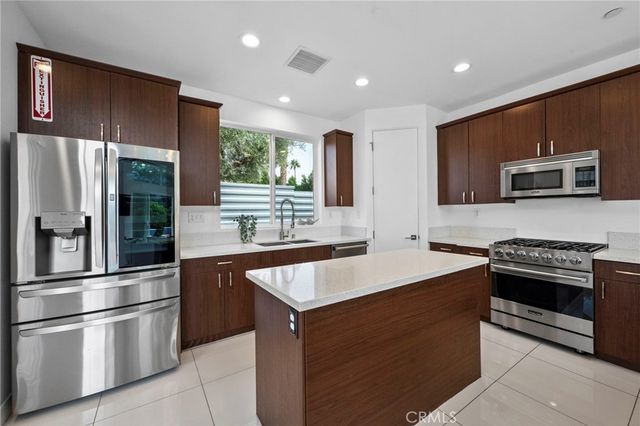 2461 N Junipero Avenue, Palm Springs, CA 92262