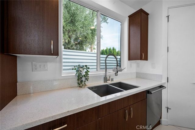 2461 N Junipero Avenue, Palm Springs, CA 92262