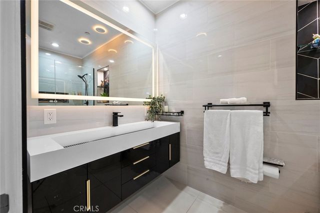 2461 N Junipero Avenue, Palm Springs, CA 92262