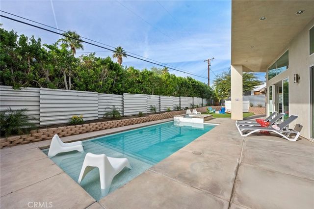 2461 N Junipero Avenue, Palm Springs, CA 92262