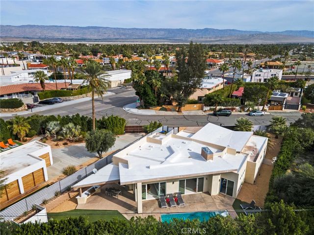 2461 N Junipero Avenue, Palm Springs, CA 92262