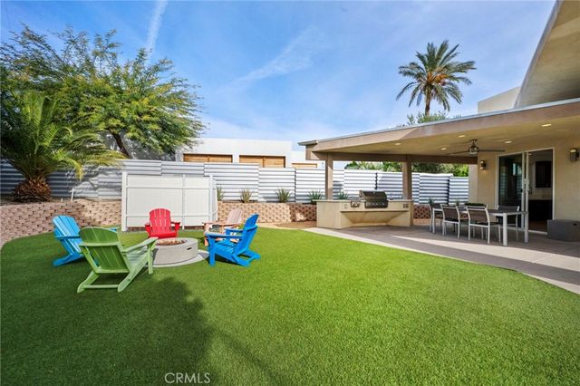 2461 N Junipero Avenue, Palm Springs, CA 92262
