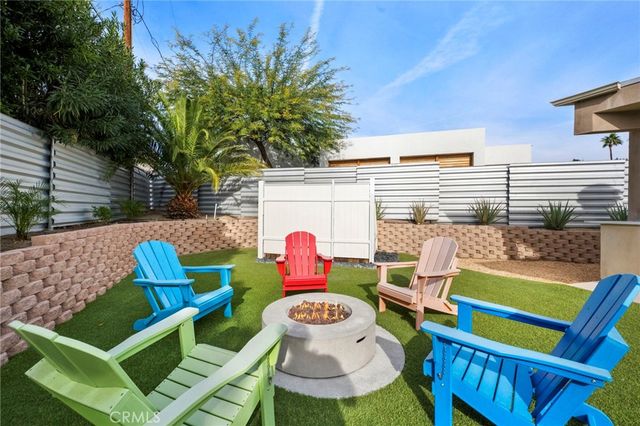2461 N Junipero Avenue, Palm Springs, CA 92262