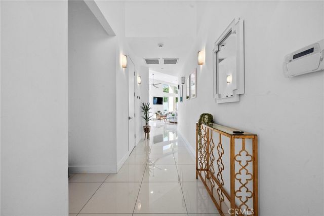 2461 N Junipero Avenue, Palm Springs, CA 92262