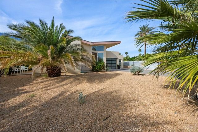 2461 N Junipero Avenue, Palm Springs, CA 92262