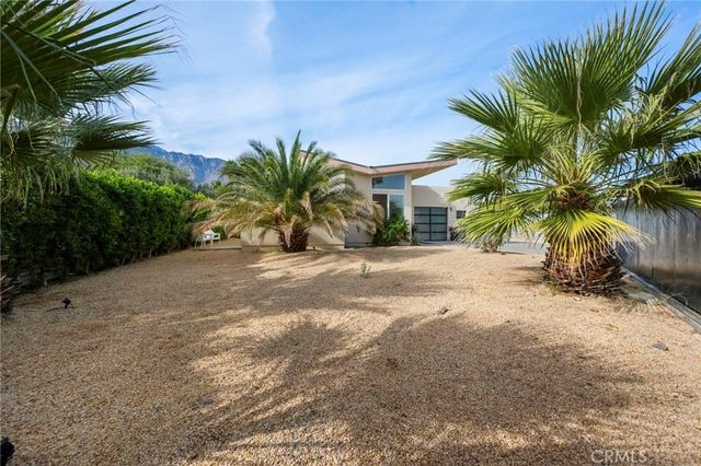 2461 N Junipero Avenue, Palm Springs, CA 92262