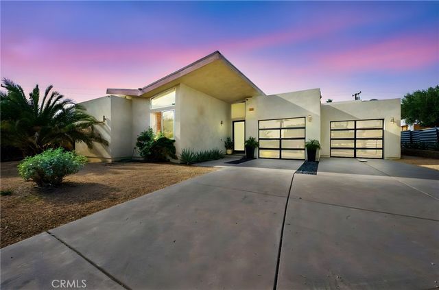 2461 N Junipero Avenue, Palm Springs, CA 92262