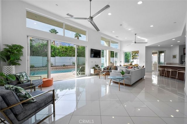 2461 N Junipero Avenue, Palm Springs, CA 92262