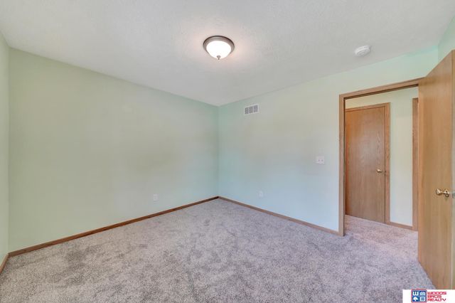 1105 Surfside Drive, Lincoln, NE 68528