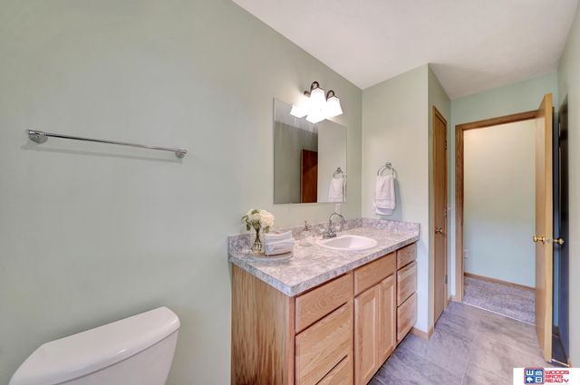 1105 Surfside Drive, Lincoln, NE 68528