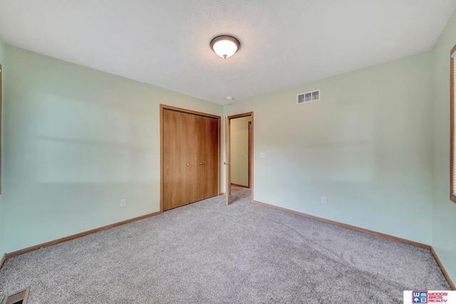 1105 Surfside Drive, Lincoln, NE 68528