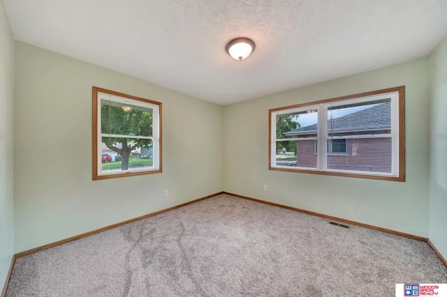 1105 Surfside Drive, Lincoln, NE 68528