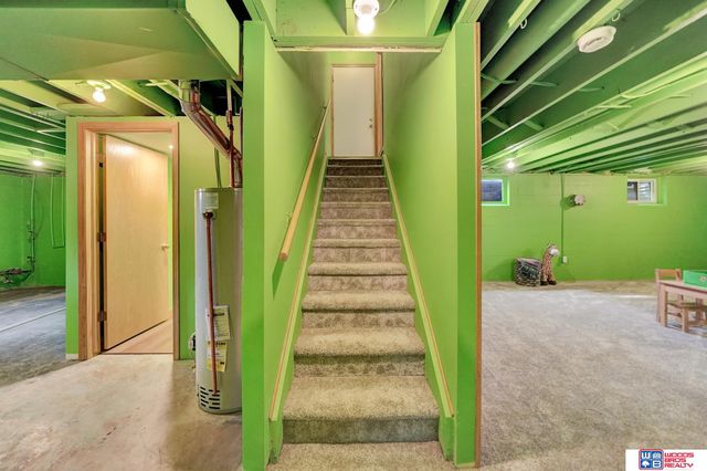 1105 Surfside Drive, Lincoln, NE 68528