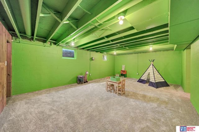 1105 Surfside Drive, Lincoln, NE 68528