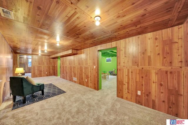 1105 Surfside Drive, Lincoln, NE 68528