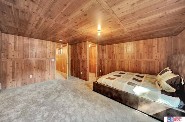 1105 Surfside Drive, Lincoln, NE 68528