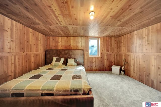 1105 Surfside Drive, Lincoln, NE 68528