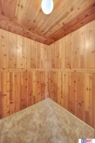 1105 Surfside Drive, Lincoln, NE 68528